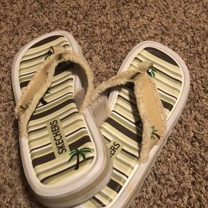 Cute flip flop thongs by Skechers!